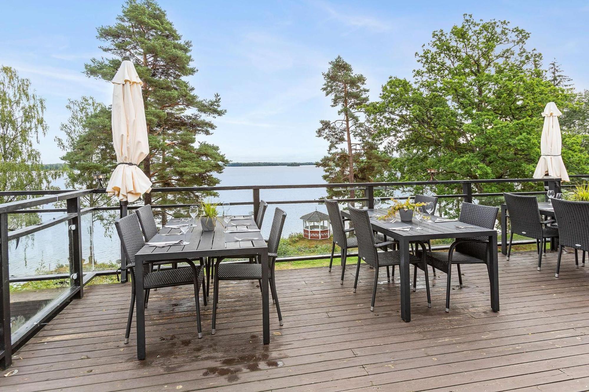 Hotel Ullinge เอียเคอ ภายนอก รูปภาพ