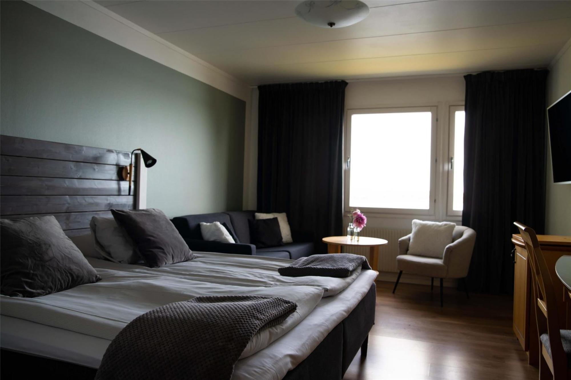 Hotel Ullinge เอียเคอ ภายนอก รูปภาพ