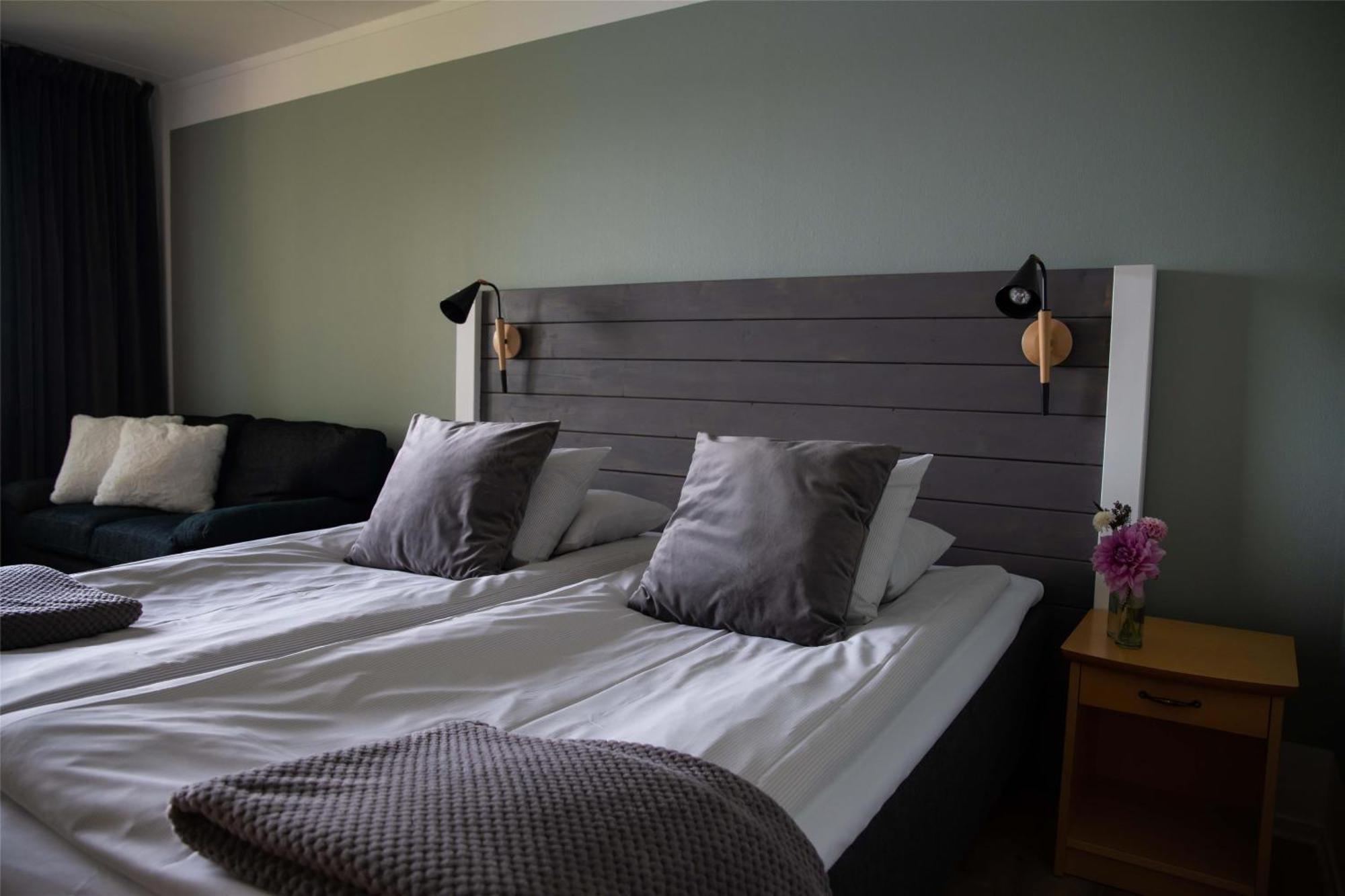 Hotel Ullinge เอียเคอ ภายนอก รูปภาพ