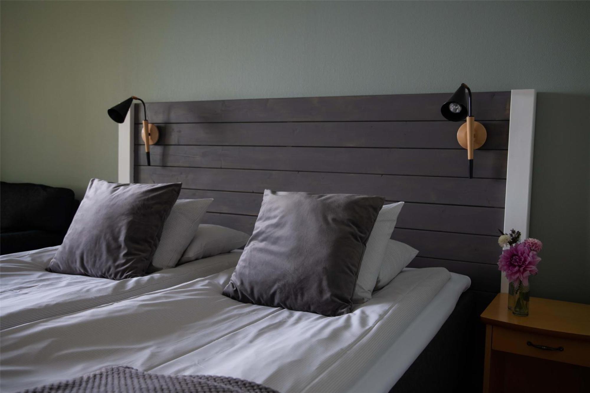 Hotel Ullinge เอียเคอ ภายนอก รูปภาพ